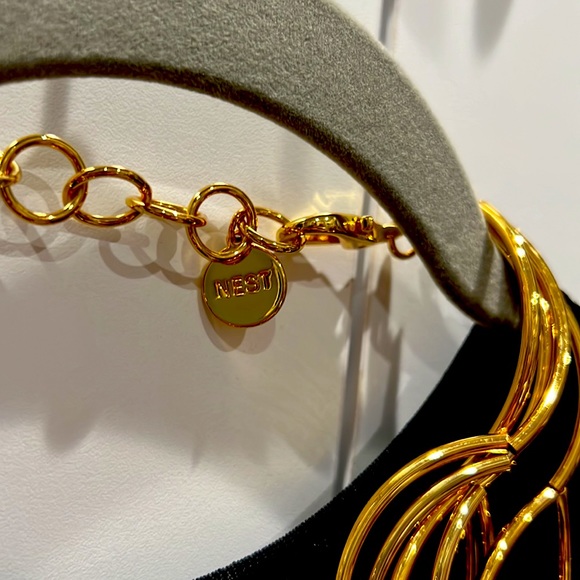 Nest Gold statement necklace. EUC. - Picture 2 of 5